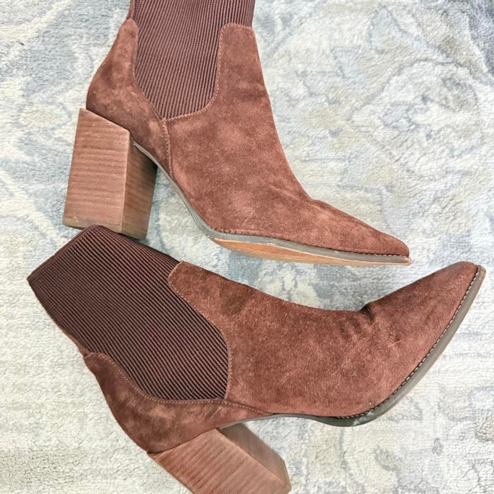Steve Madden suede chocolate brown booties